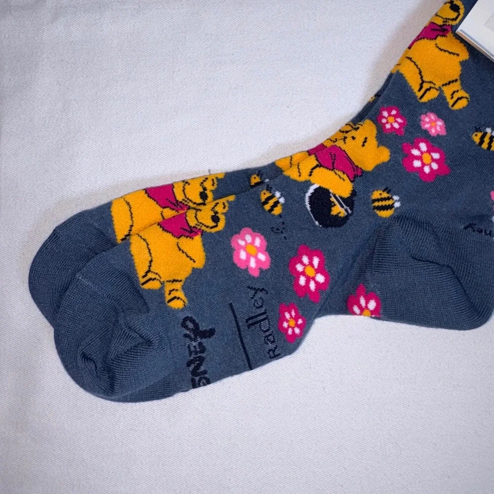 Vera Bradley Disney Winnie the Pooh Crew Socks 9-11 Blue Floral Bee Disney 100